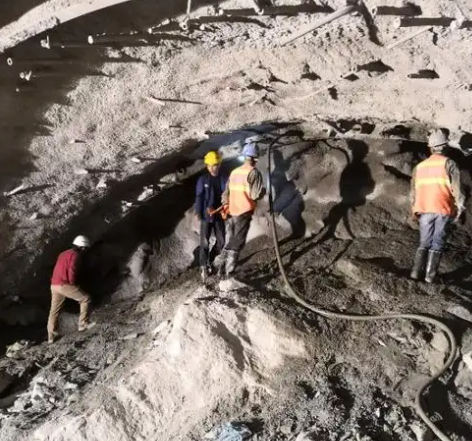 寒亭拱顶带模注浆料的施工流程及注意事项